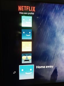 TV a/nebo společenská místnost v ubytování Home Away