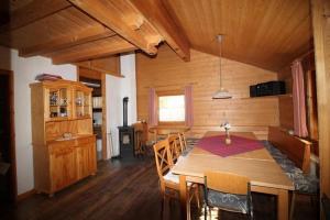 Kuchnia lub aneks kuchenny w obiekcie Haus Gerdi