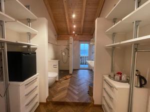 Kuchyň nebo kuchyňský kout v ubytování Landhaus Kössel