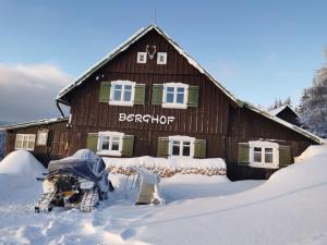 Berghof - horská chata v zimě + 20 fotografií