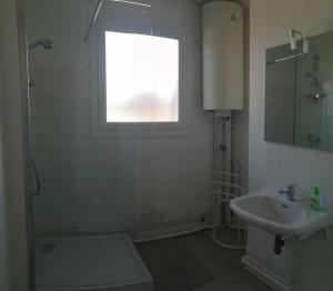 Kúpeľňa v ubytovaní T1 refait à neuf
