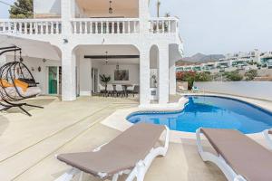Bazén v ubytování Casa Jerez 14 en Nerja nebo v jeho okolí