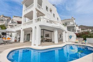 Bazén v ubytování Casa Jerez 14 en Nerja nebo v jeho okolí
