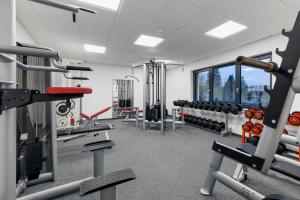 Fitness center at/o fitness facilities sa PARKHOTEL BRAUNAU - 24 Stunden Self Check-IN