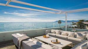 Gallery image of 6 bedrooms villa at Marbella 2 m away from the beach with sea view private pool and jacuzzi in Marbella