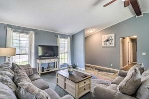 Gallery image of Jacksonville Home with Spacious Yard and Grill! in Jacksonville