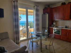 Kuchyňa alebo kuchynka v ubytovaní Corfu Dream Holidays Villas