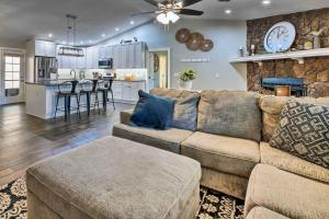Gambar di galeri bagi Secluded Franklin Retreat with Private Backyard di Franklin
