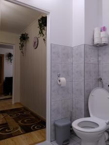 Kúpeľňa v ubytovaní Mieszkanie w Centrum Chełma + 7 fotografií