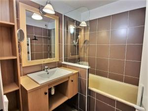 Kúpeľňa v ubytovaní *Nouveau* Pied des pistes * Piscine ext. chauffée*