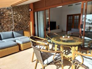 Posedenie v ubytovaní Villa Happiness - Luxury chalet with sea view