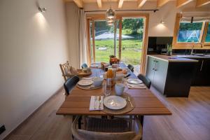 Dapur atau dapur kecil di Chalet Chebi