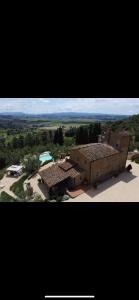 מבט מלמעלה על VILLA LARINO Luxury villa in Tuscany with breathtaking view