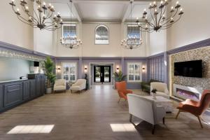 Predvorje ili recepcija u objektu SureStay Hotel By Best Western Tuscaloosa Southeast