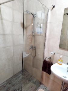 Ένα μπάνιο στο Large and modern apartment in the centre of Malta