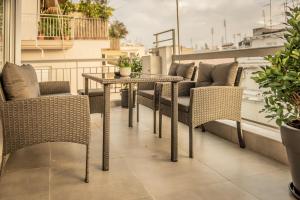 A seating area at Apollo's Apartment on Radio City Midas Home