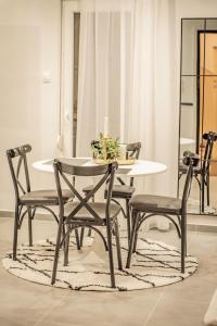 A seating area at Apollo's Apartment on Radio City Midas Home