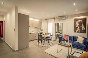 A kitchen or kitchenette at Apollo's Apartment on Radio City Midas Home