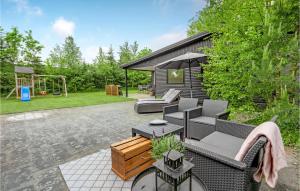 Zahrada ubytování Pet Friendly Home In Hals With Kitchen