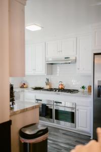 A kitchen or kitchenette at 1998-The Ranch House home