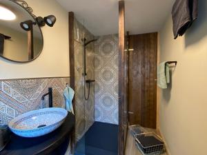 Et badeværelse på Ferienwohnung Helene im Einzeldenkmal - Lange Gasse 29 + 47 billeder