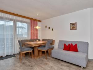 Posedenie v ubytovaní Apartments Serafin
