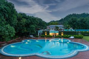 Kolam renang di atau dekat dengan Wood castle Spa & Resort