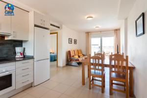 Kuchyň nebo kuchyňský kout v ubytování Apartamentos Bovalar Casa Azahar + 18 fotografií