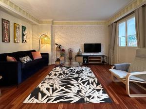 Telewizja i/lub zestaw kina domowego w obiekcie Apartamento Axpelarru