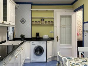 Kuchnia lub aneks kuchenny w obiekcie Apartamento Axpelarru