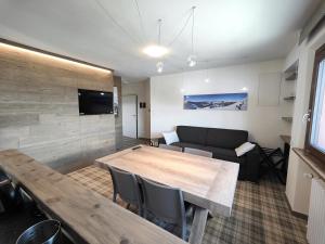 TV a/nebo společenská místnost v ubytování Hostdomus - Helsinki Suite