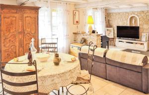 Zdjęcie z galerii obiektu 3 Bedroom Beautiful Home In Espeluche w mieście Espeluche