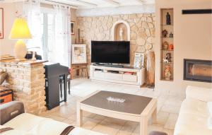 Zdjęcie z galerii obiektu 3 Bedroom Beautiful Home In Espeluche w mieście Espeluche