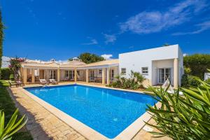 Πισίνα στο ή κοντά στο Villa Dome by OCvillas