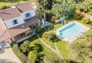 The swimming pool at or close to Alghero Villa Josephine con piscina e Parco per 8 ospiti
