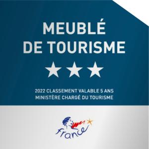 un panneau indiquant Neville de Tourcourse avec des étoiles dans l'établissement La Petite Suzette, à 2min à pied de la plage !, à Lanton 19 autres photos