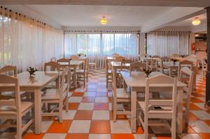 Restaurace v ubytování Hotel Rancho Constanza & Cabañas de la Montaña