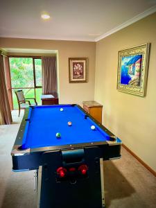 Biliardový stôl v ubytovaní Melbourne Topview Villa in Dandenong ranges near Skyhigh