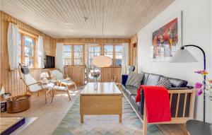 Χώρος καθιστικού στο Beautiful Home In Hals With Wifi