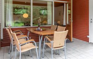 Fotografie z fotogalerie ubytování Gorgeous Home In Nexø With Kitchen v destinaci Neksø