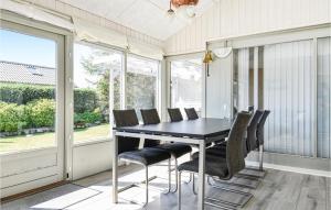 Φωτογραφία από το άλμπουμ του 4 Bedroom Cozy Home In Tarm σε Tarm