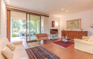 A seating area at Gorgeous Home In Borgo San Dalmazzo Cn