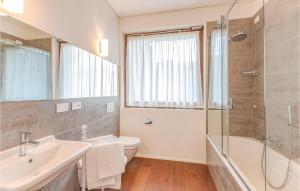 A bathroom at Gorgeous Home In Borgo San Dalmazzo Cn