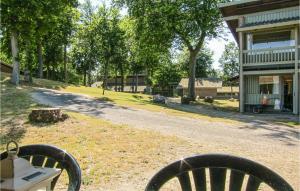 Amazing Apartment In Allinge With Wifi室外花園