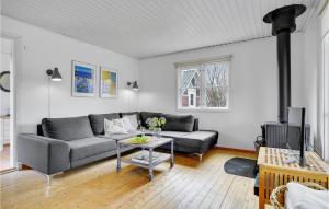 Posezení v ubytování 3 Bedroom Amazing Home In Nykøbing Sj