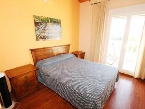 Posteľ alebo postele v izbe v ubytovaní Villa con piscina privada para 6 personas en Ametlla de Mar, a 4 km de la playa - HISP-217-32