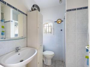 Zdjęcie z galerii obiektu Mas Provençal avec Piscine, Parc Privé et Studio Indépendant - Saint-Rémy-de-Provence - FR-1-599-74 w mieście Saint-Rémy-de-Provence