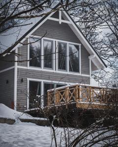 Το Domki w Rudawach Las i Łąka Gorąca Balia Baseny τον χειμώνα