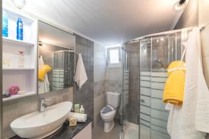 A bathroom at Chania Design Suites