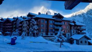 Zdjęcie z galerii obiektu Arc 1950, Appartement standing dans résidence 5 étoiles, skis aux pieds,- 4-6 pers, Piscine extérieure & Spa w mieście Arc 1950